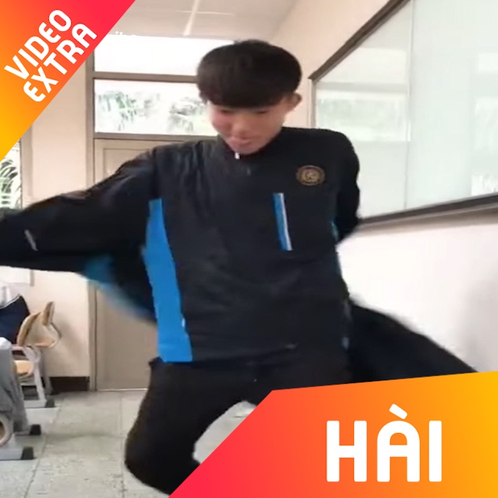 Chiec ao khoac nhieu lop doc dao cho nguoi de lanh hinh anh