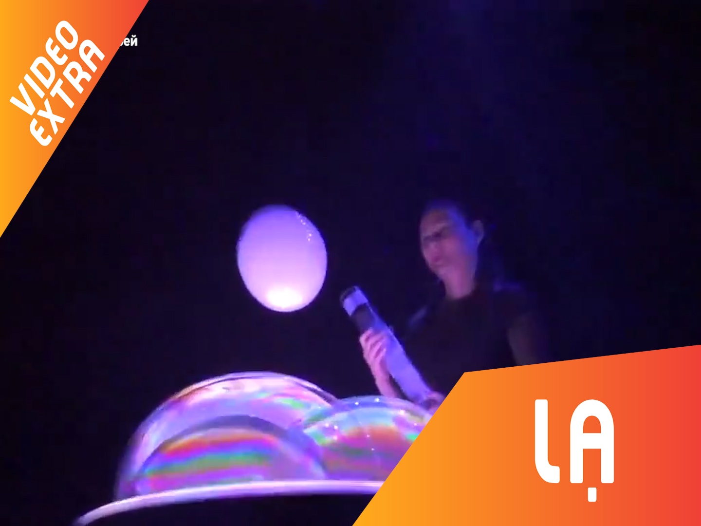 Man thoi hon vao nhung qua bong bong ma thuat hinh anh