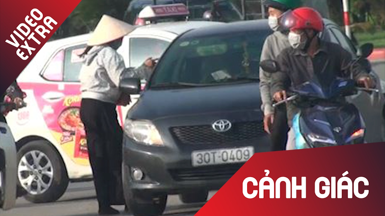 Phe ve cheo keo ra tan cua oto truoc tran U23 Viet Nam gap Uzbekistan hinh anh