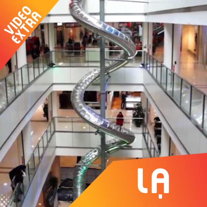 Trung tam thuong mai dung cau truot thay thang o Trung Quoc hinh anh