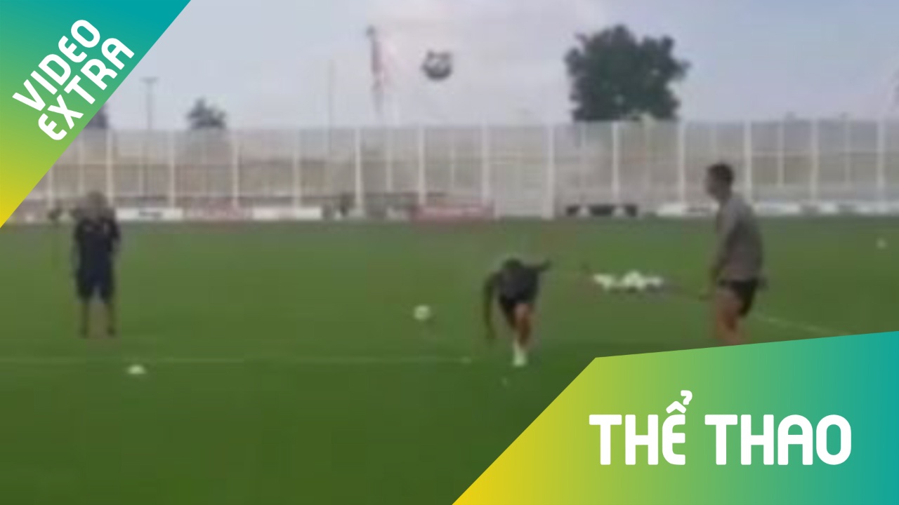 Ronaldo bi dong doi che cuoi vi pha do 'truot bong' hinh anh