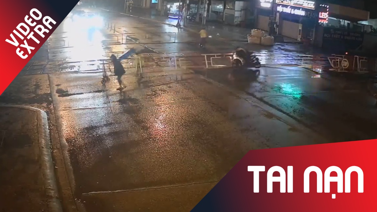 Thanh nien phong nhanh, tong nga rao chan duong ray xe lua hinh anh