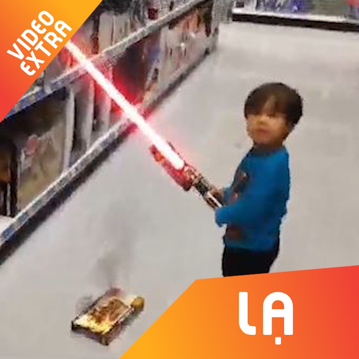 Cau be duoc cha hoa than vao nhan vat Hollywood hinh anh