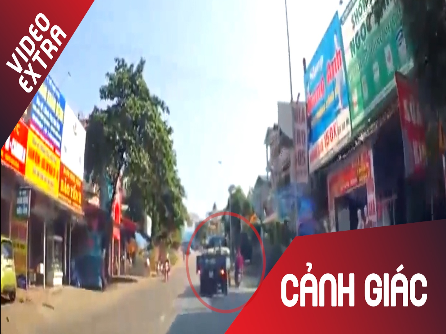 Re dot ngot sau khi nhay den, xe tai suyt dam nga xe may hinh anh