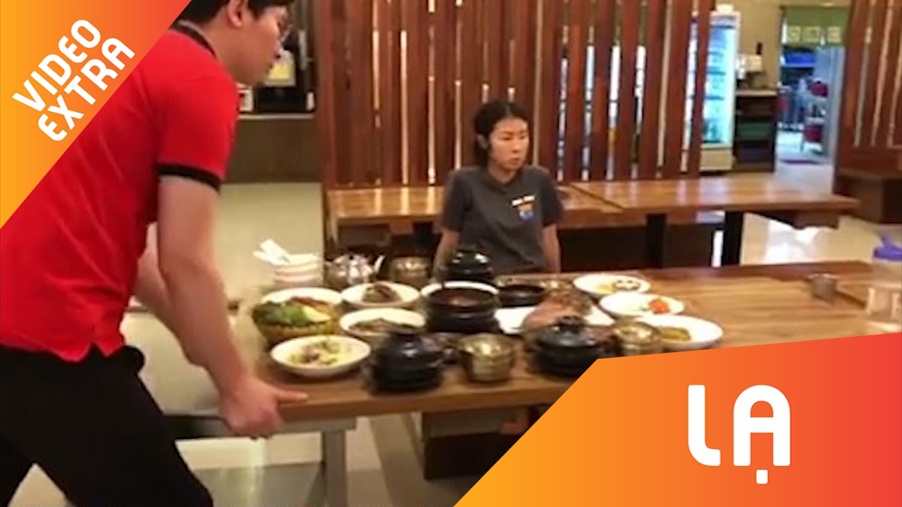 Nha hang voi phong cach phuc vu hai ban thay doi doc dao hinh anh