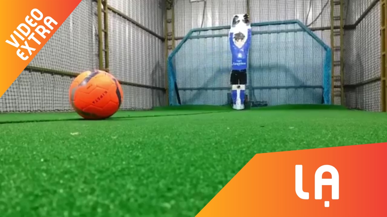 Thu mon robot bat banh sieu chinh xac, tung lam Messi nan long hinh anh
