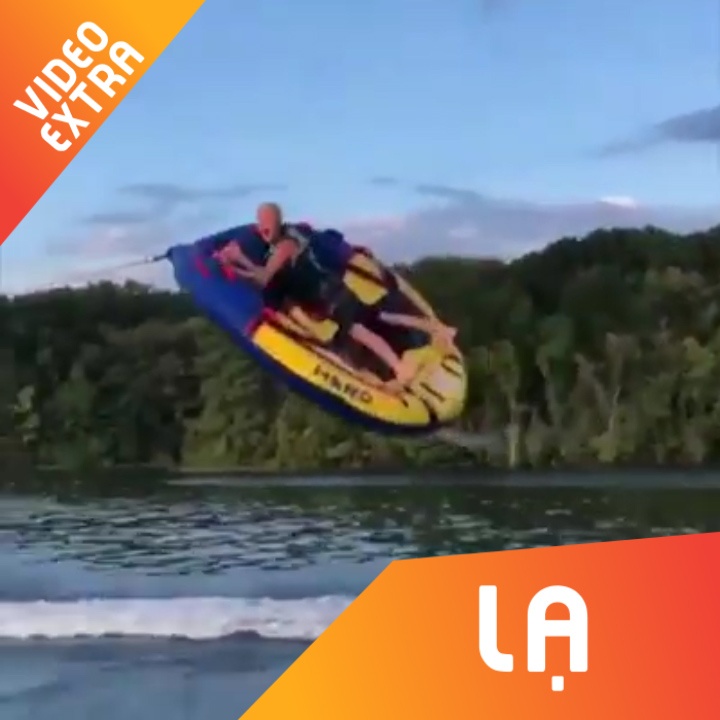 Bi gio cuon bay len troi do luot van ca no toc do cao hinh anh