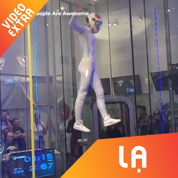 Dien vien nhay mua lo lung trong khong trung hinh anh