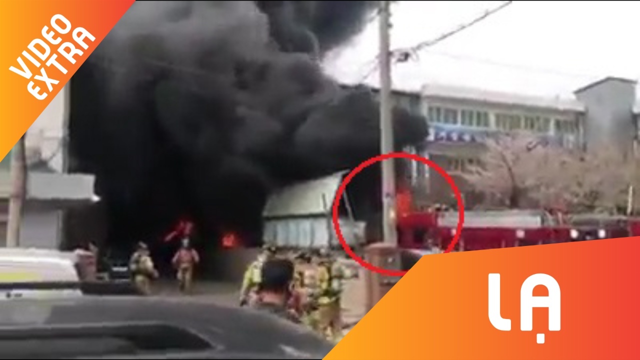 Di chua chay, chay luon xe cuu hoa o Han Quoc hinh anh