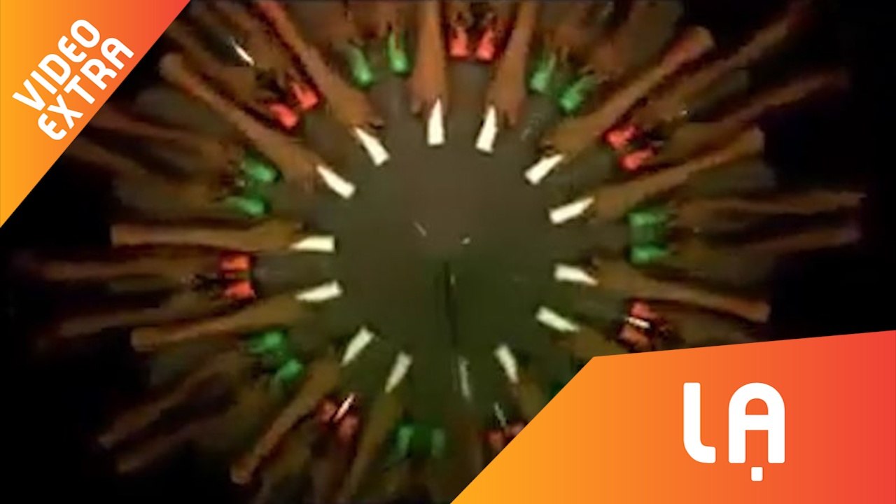 Man trinh dien ao anh chi bang ban tay cuon hut nguoi xem hinh anh