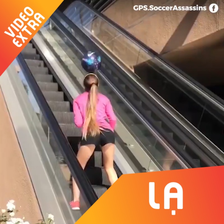 Nhung ky nang choi bong 'doc la' cua my nhan toc vang hinh anh