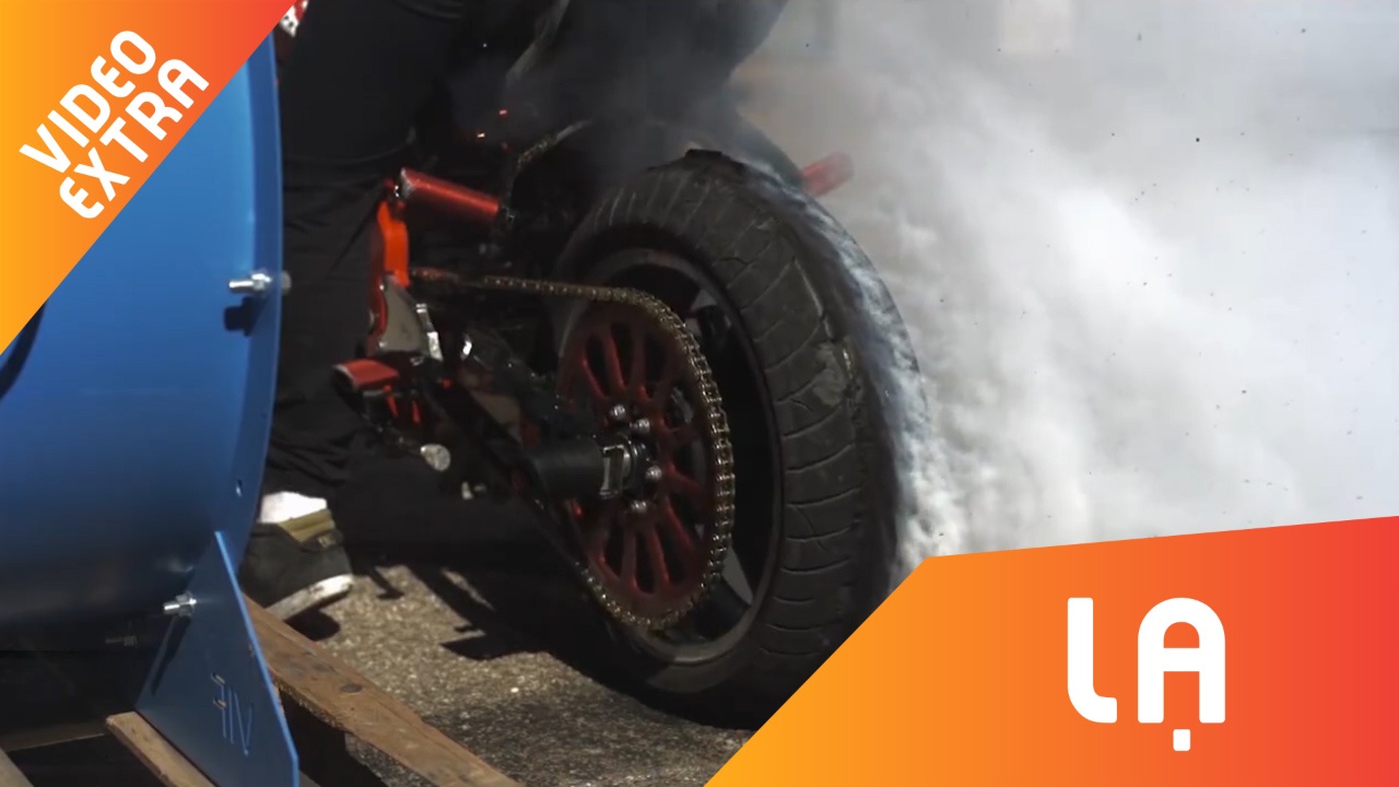 Noi da ga khi xem banh xe phat no o toc do 28.500 fps hinh anh