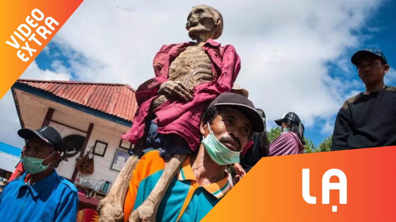 Le hoi 'thay ma' ky quai o Indonesia hinh anh