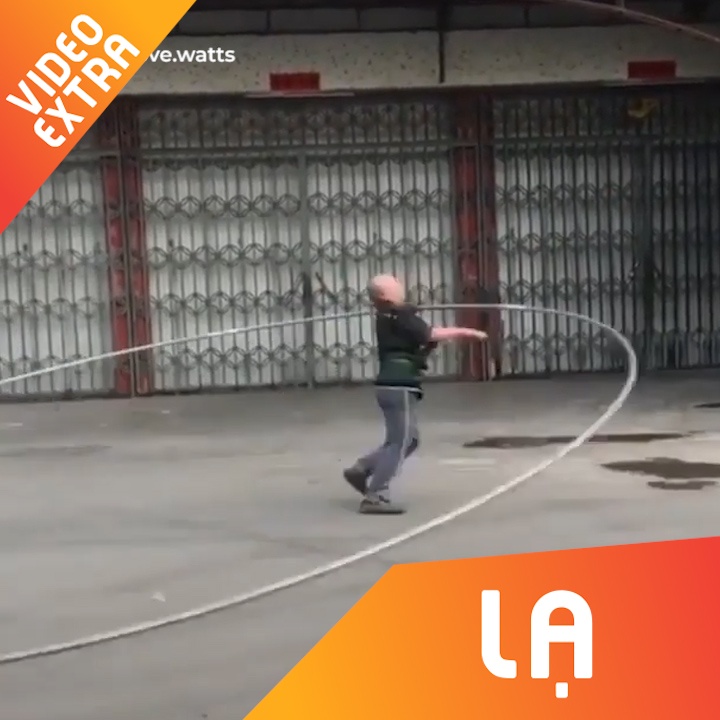 Nguoi dan ong lac vong khung lo hinh anh