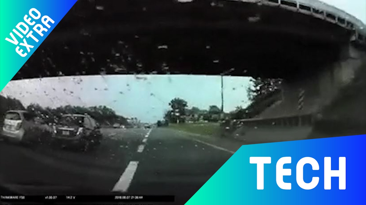 Xe lai tu dong Tesla phan xa ne cu va cham toc do cao hinh anh