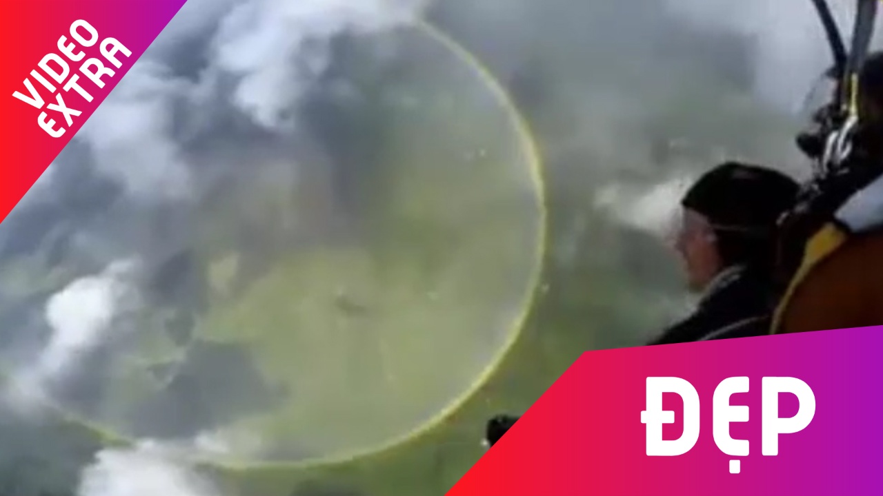 Canh tuong cau vong hinh tron la lam nhin tu tren cao hinh anh