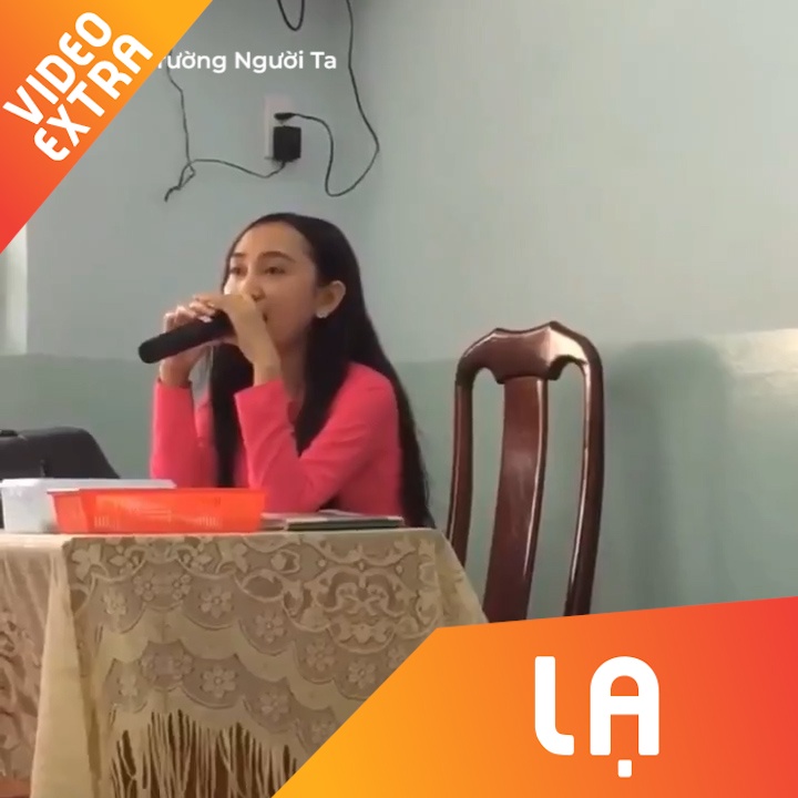 Co giao xinh dep cover 'Mat Troi Cua Em' khien ca lop say me hinh anh