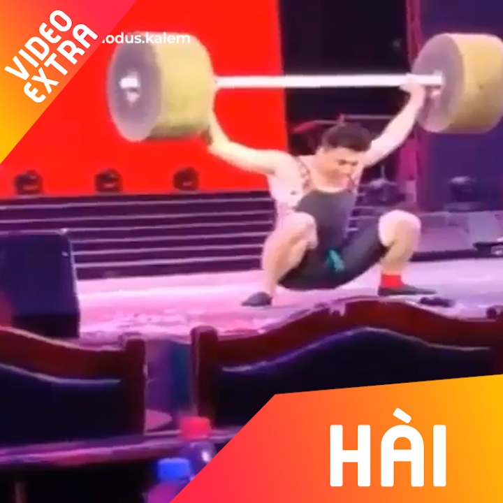 Chang luc sy voi suc manh tu 'chieu tro' hinh anh