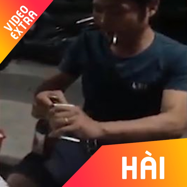 Nguoi dan ong khui nap bia bang iPhone va 'cai ket dang' hinh anh