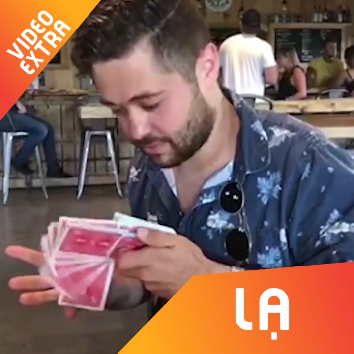 Man bieu dien bai khien nguoi khac 'dung hinh' hinh anh