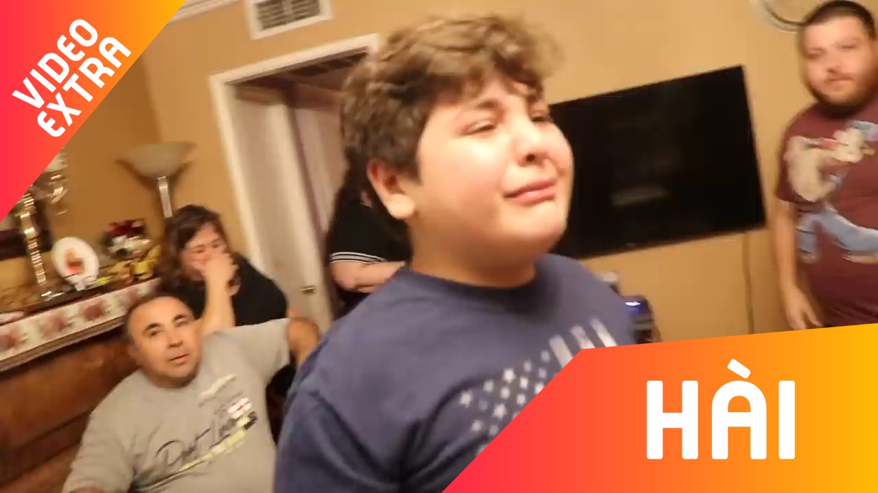 Bi ca gia dinh lua la dang tang hinh, cau be khoc 'nhu mua' hinh anh