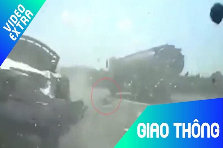 3 bo con thoat chet ky dieu trong vu tai nan giao thong kinh hoang hinh anh