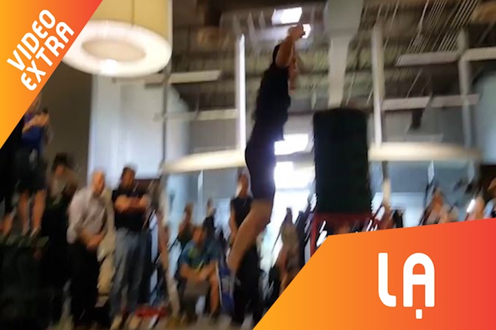 Thanh nien lap ky luc bat nhay cao hon 1,6 m hinh anh