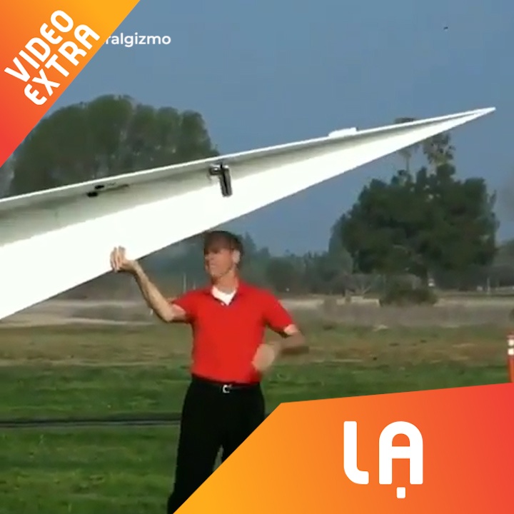 Nguoi dan ong phong may bay giay khong lo hinh anh