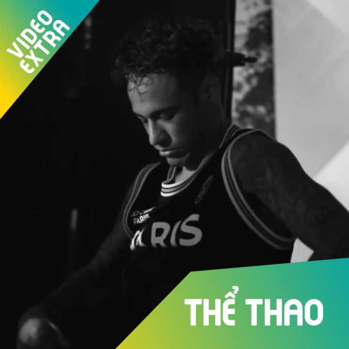 Neymar cung dong doi trinh lang mau ao bong ro moi cua PSG hinh anh