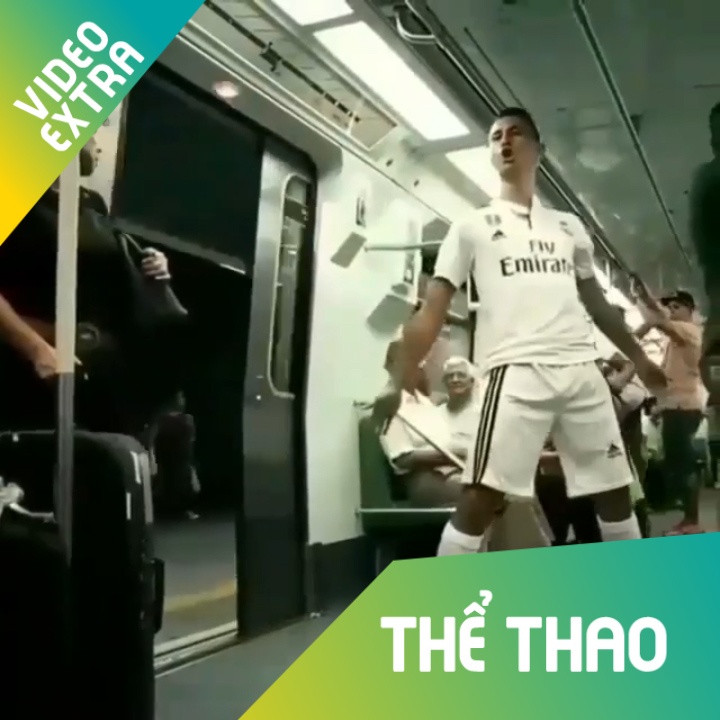 Chang trai bat chuoc dong tac cua Ronaldo moi luc moi noi hinh anh