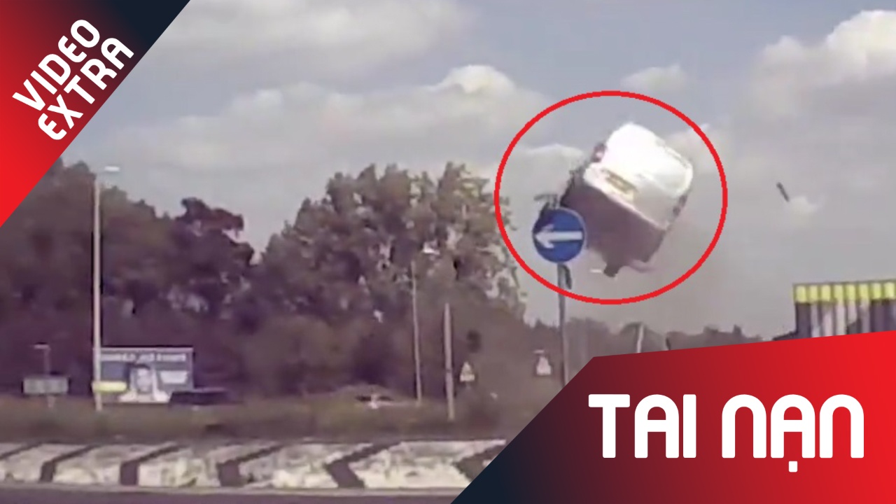 Oto huc rao phan cach va bay len khong nhu phim hanh dong hinh anh