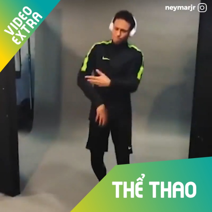 Khi cac sao bong da the hien kha nang nhay mua dieu luyen hinh anh