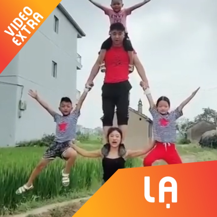 Nu 'sieu nhan' ganh ca gia dinh khien dan mang soc nang hinh anh