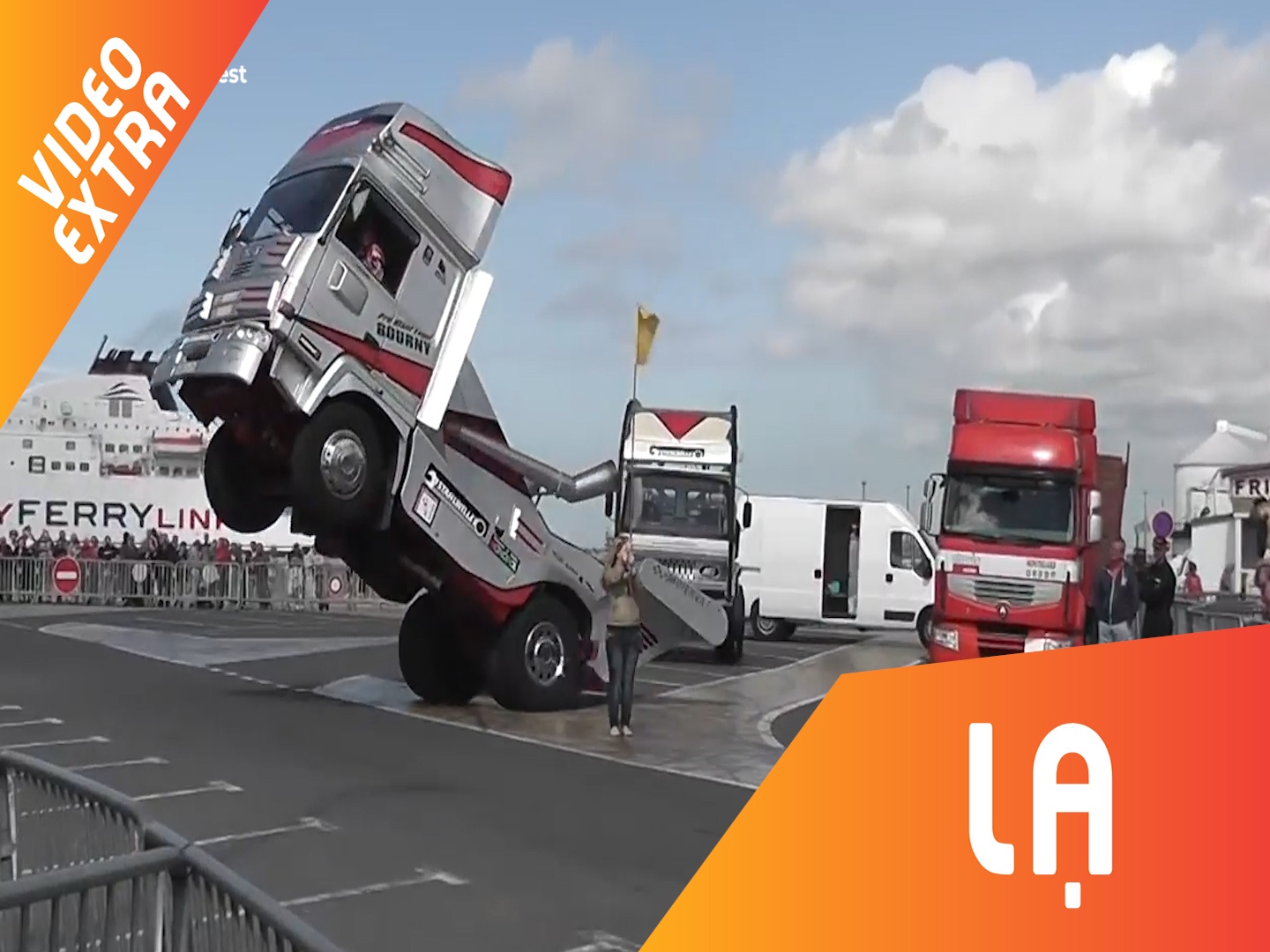 Tai xe boc dau xe container 'de nhu choi' hinh anh