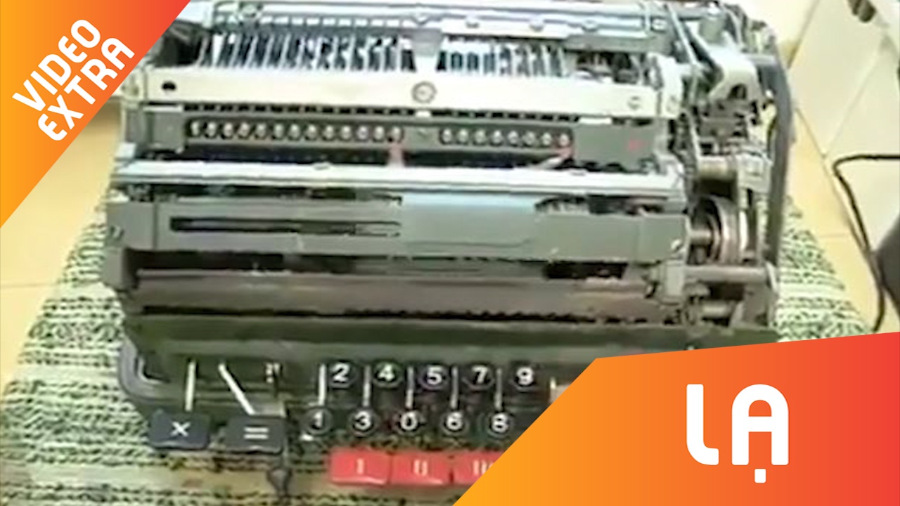 May tinh co hoc 'phat dien' khi lam phep tinh chia cho 0 hinh anh