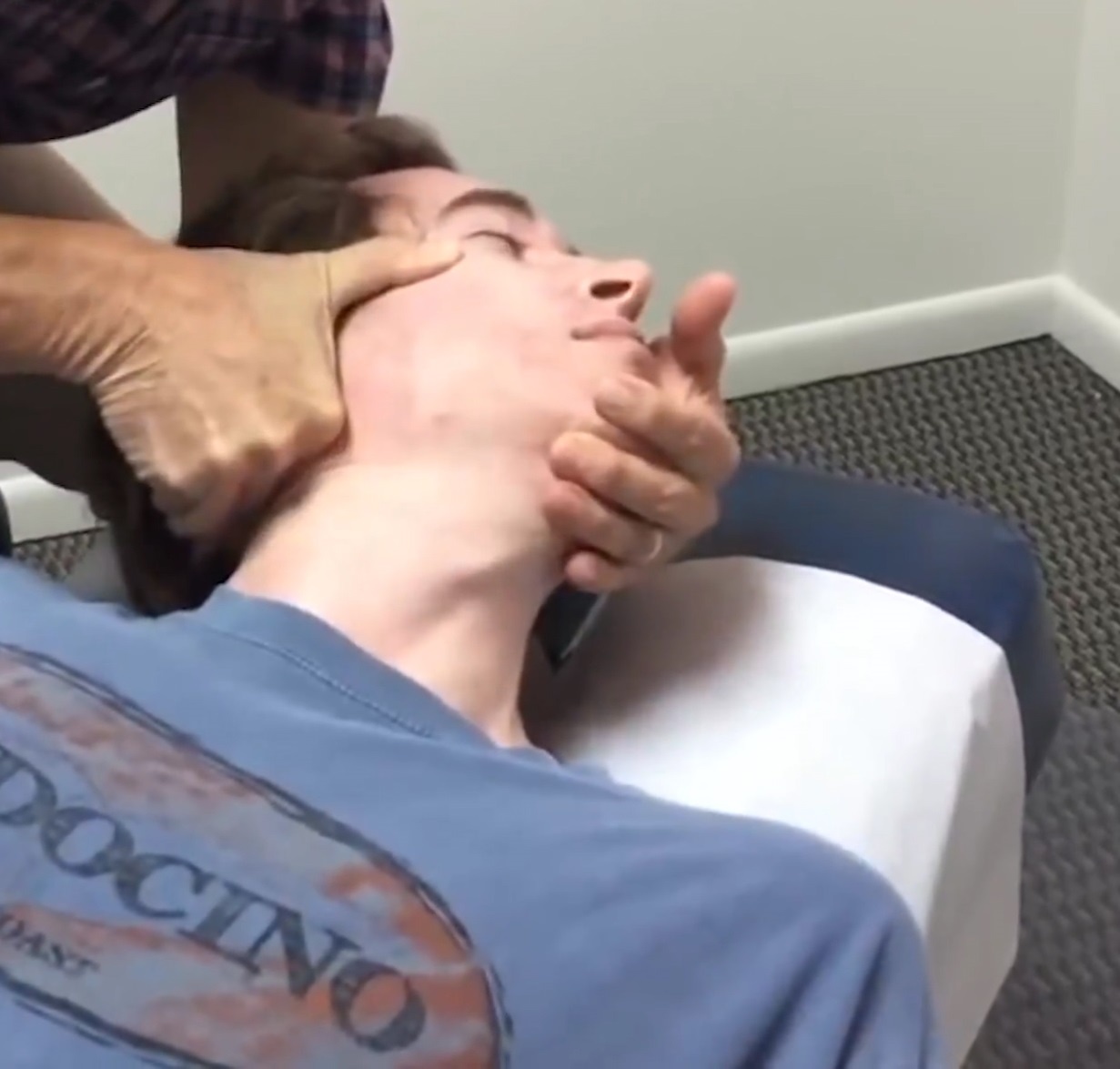 Kinh hai ky thuat be dau chinh khop de thu gian hinh anh