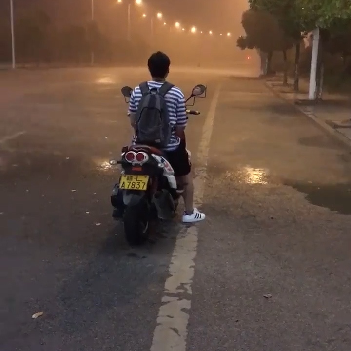 Con mua cho uot, cho kho hiem gap hinh anh