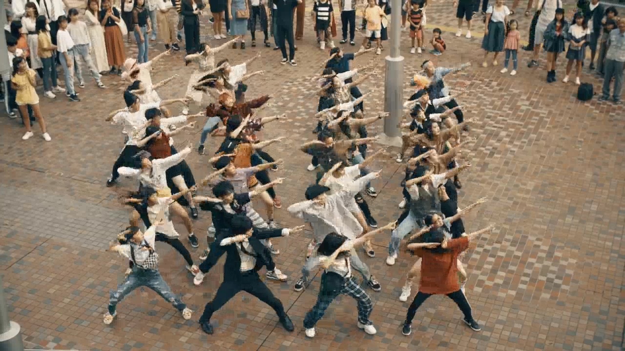 Man flashmob 'Where R U From' cua Pikotaro hinh anh