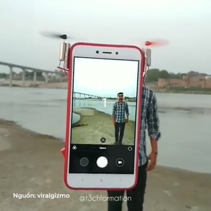 Y tuong bien smartphone thanh flycam de de dang tu suong hinh anh