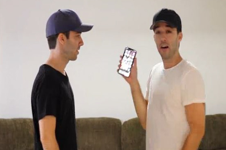 Tinh nang Face ID tren iPhone XS Max bi 'qua mat' boi cap song sinh hinh anh