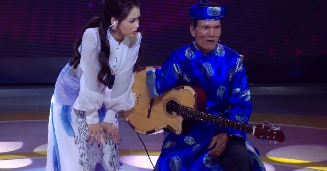 Cat Phuong, Quyen Linh kinh ngac truoc cu ong 69 tuoi dan bang mot tay hinh anh