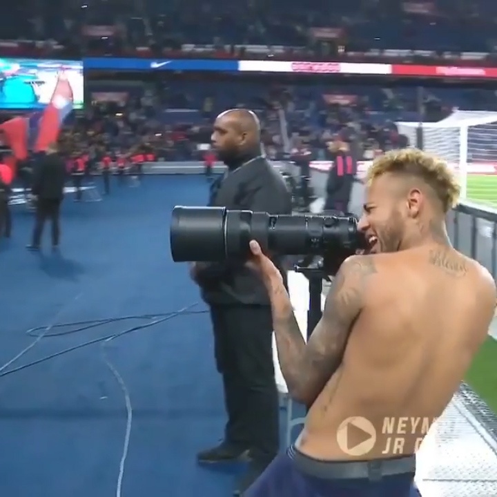 Neymar tinh nguyen lam 'pho nhom' cho Mbappe tao dang hinh anh