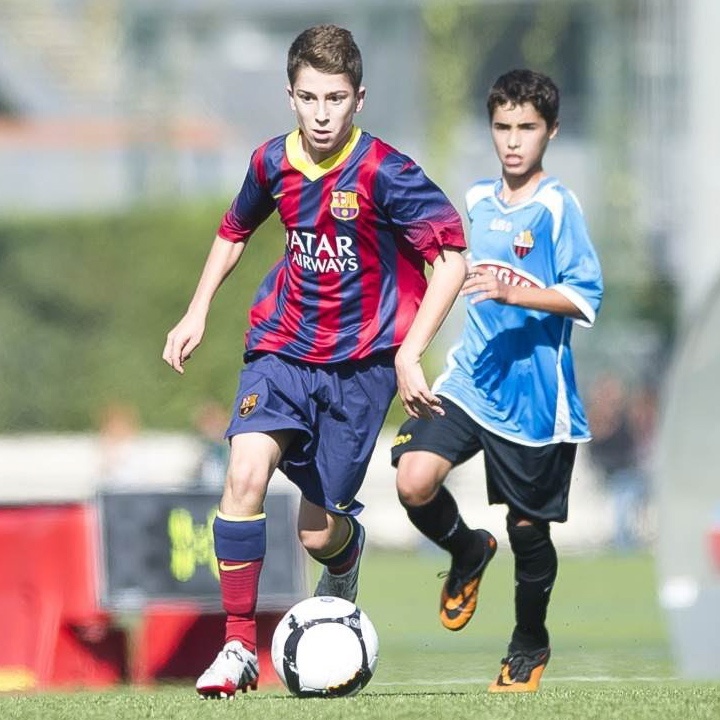 Nhung tuyet pham cua cac cau thu nhi Barcelona hinh anh