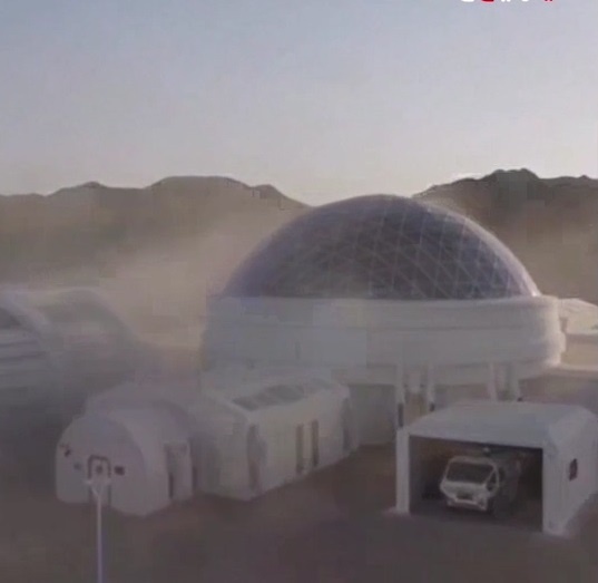 Ben trong can cu mo phong sao Hoa dau tien cua Trung Quoc hinh anh