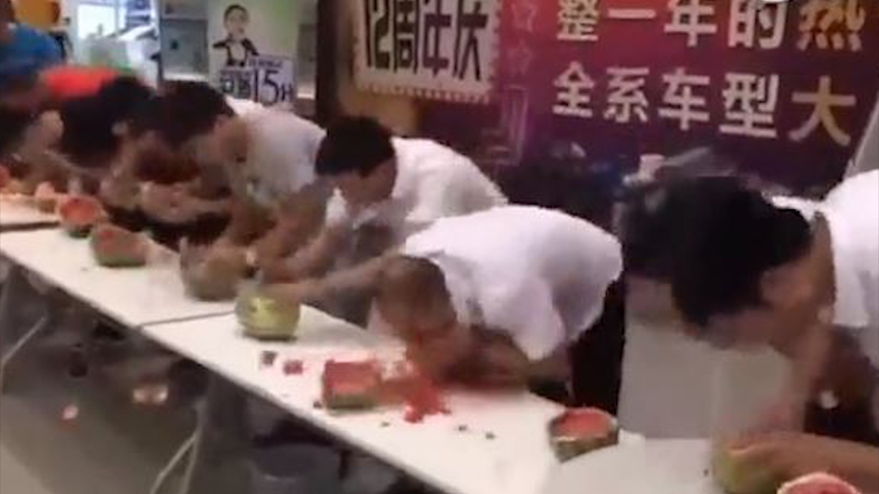 Cach chien thang cuoc thi an dua hau nhanh nhat hinh anh