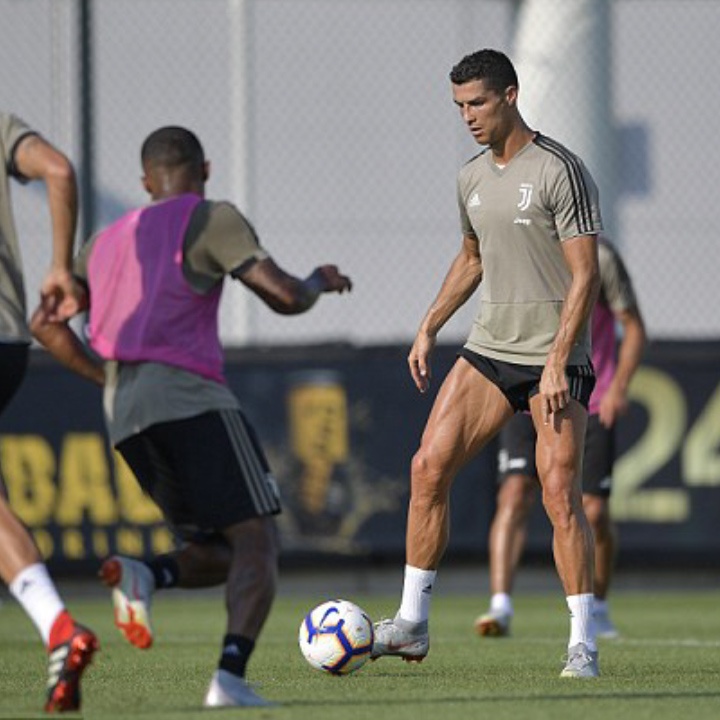 Ronaldo va cac sieu sao do ky thuat trong cac buoi tap hinh anh