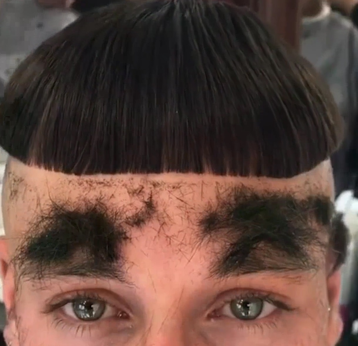 Kieu toc 'up noi' hai huoc cho mua Halloween hinh anh