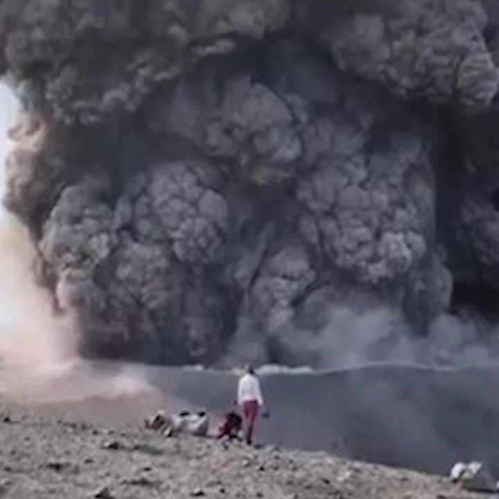 Khoanh khac nui lua sap phun trao o Nga hinh anh