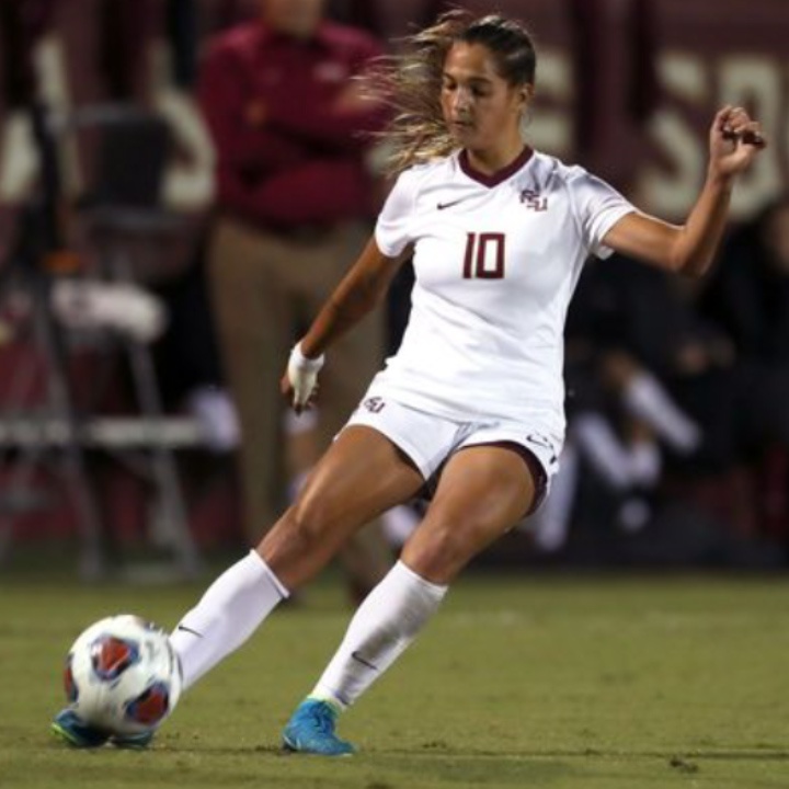 Sieu pham di bong dep mat cua Messi phien ban nu hinh anh