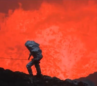 Chiem nguong suc manh dang so cua nui lua hinh anh